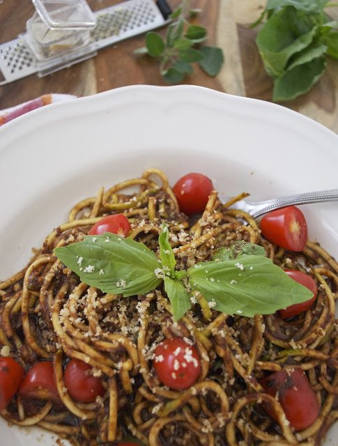RECIPE: raw pasta marinara with grated parmesan