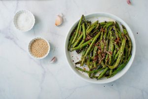 Sauteed green beans with onions and garlic (the perfect side dish)